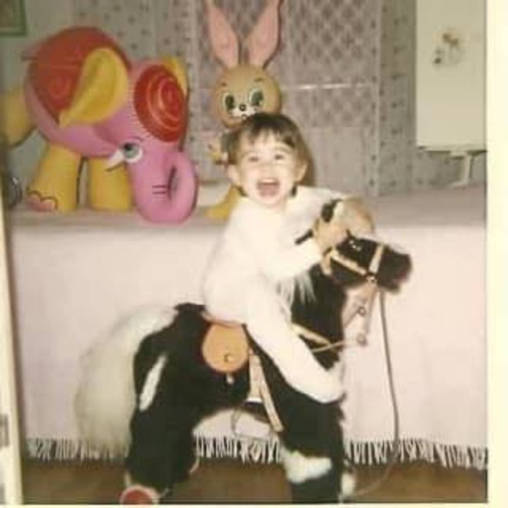 Meet your Posher, Robin